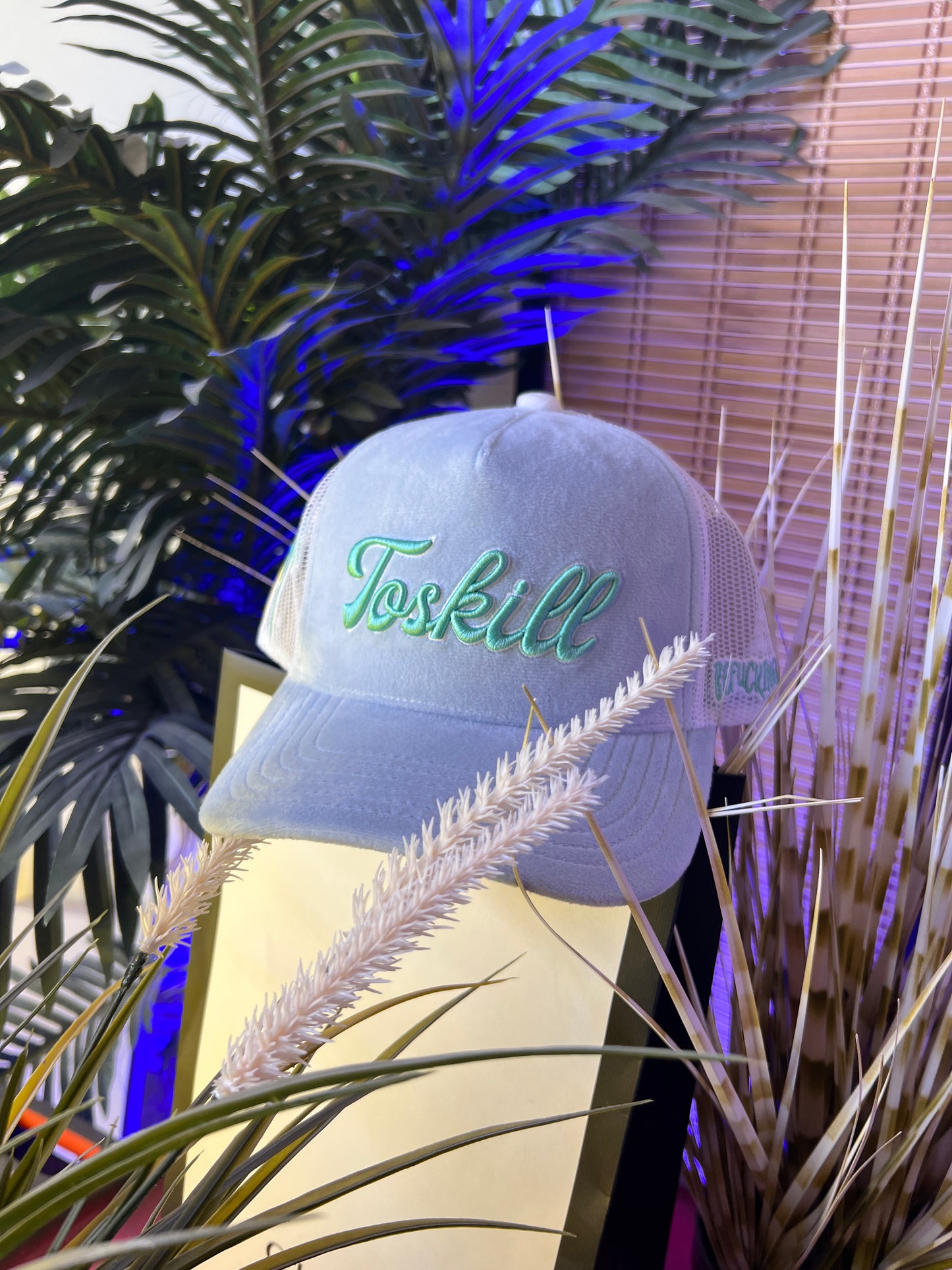 Cap "BE F* AWESOME" 1/50